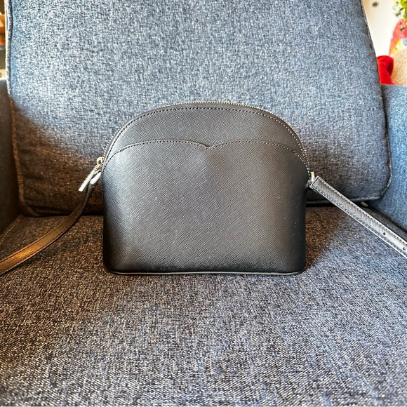 Kate Spade Crossbody Purse in Like New Condition - Picture 3 of 11